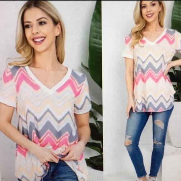 Avery Tops - 🆕Chevron style Tee